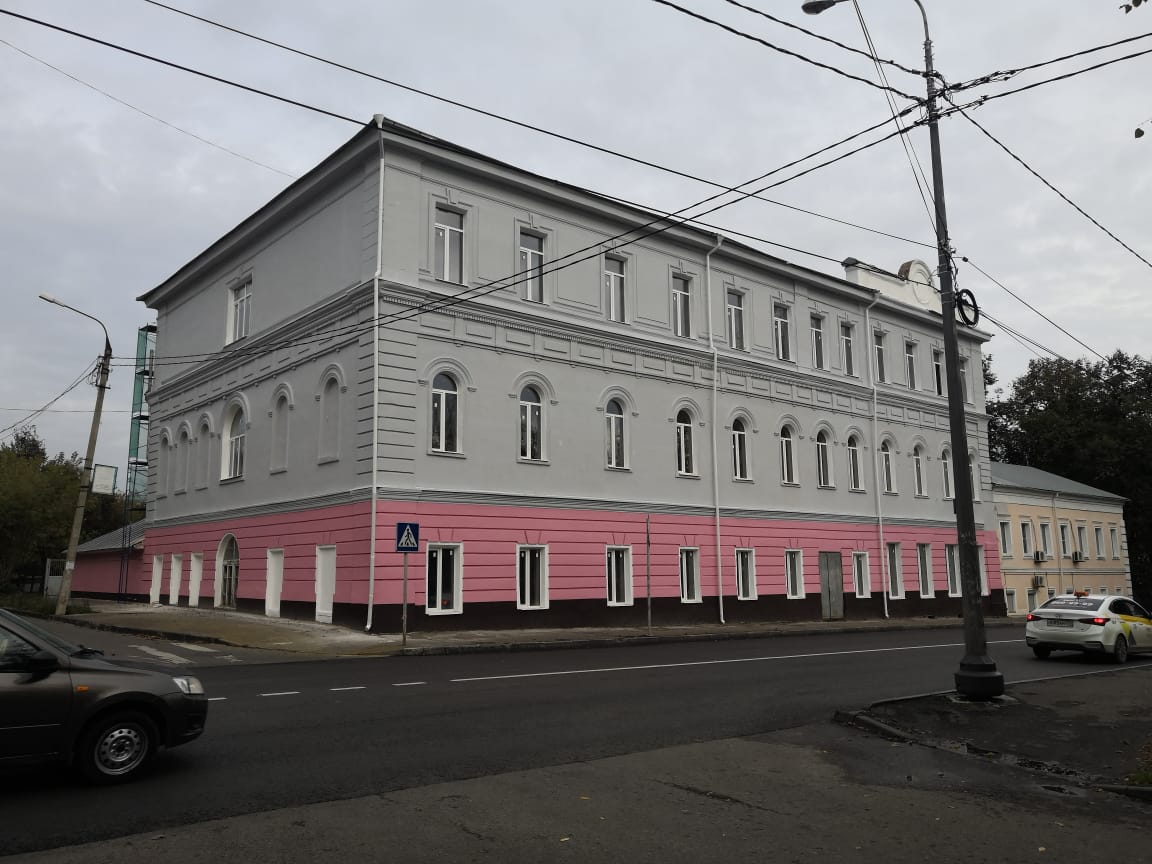 Сдается отдельно стоящее здание 2000 м² в центре г. Серпухов, ул. 1-я Московская 42/8